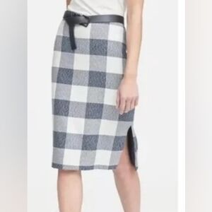 Banana Republic Pencil Skirt Size 0 Navy and Cream